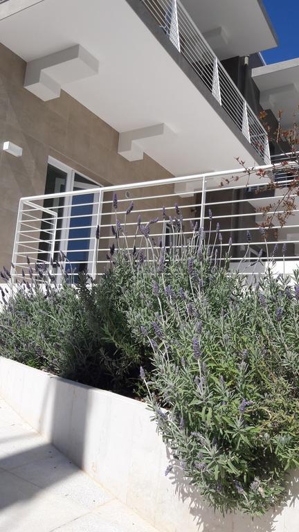 Via Del Faro Apartments Torre Canne Ngoại thất bức ảnh