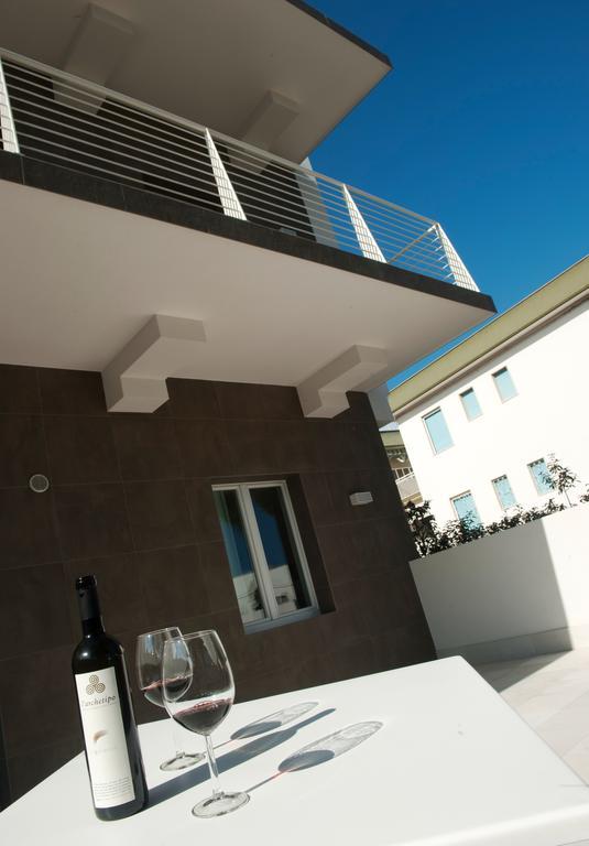 Via Del Faro Apartments Torre Canne Ngoại thất bức ảnh